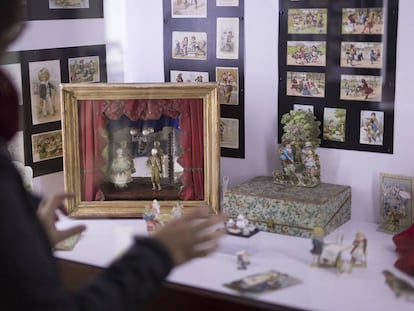 Varios artículos expuestos en el museo del chocolate de Estepa, en Sevilla.