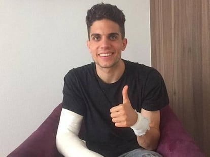 La primera fotografía difundida por Marc Bartra después de ser operado.