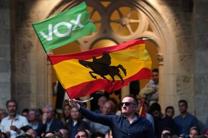 Militantes de Vox en un mitin celebrado en Burgos el 14 de abril.