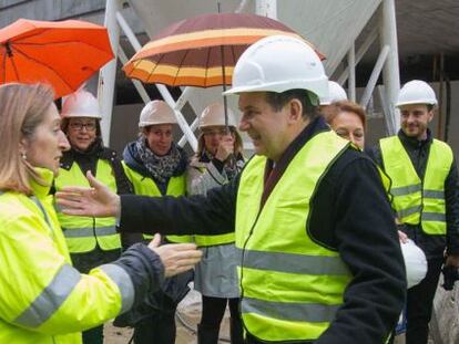 Ana Pastor y Abel Caballero, en Vigo en enero de 2014