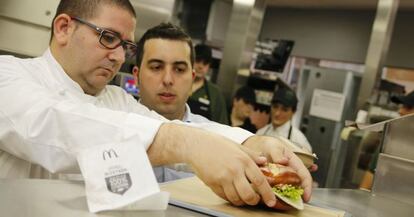 El chef dos Estrellas Michelin, en las cocinas de McDonald&rsquo;s