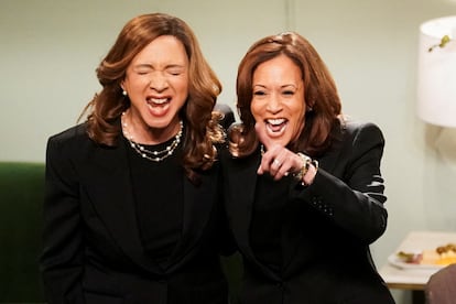 La actriz Maya Rudolph y la vicepresidenta Kamala Harris en la emisión de 'Saturday Night Live'.