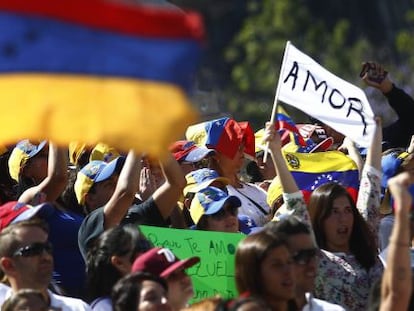 Venezolanos residentes en México durante la protesta.