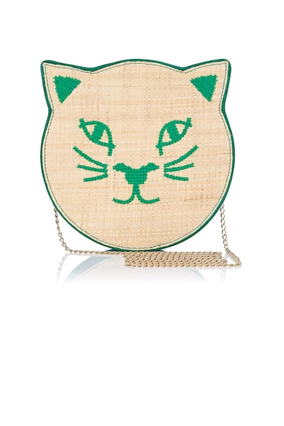 El icónico gatito de Charlotte Olympia protagoniza este diseño (c.p.v.)