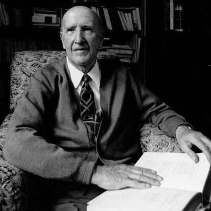 El poeta Vicente Aleixandre, tras conocer la concesión del Nobel de Literatura, el 6 de octubre de 1977.