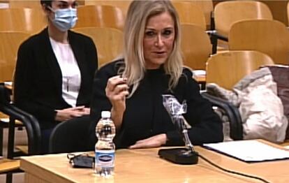 Cifuentes durante su declaración en el juicio de este viernes.