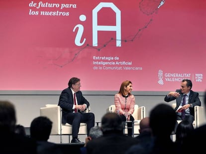 De izquierda a derecha, Ximo Puig, Nuria Oliver y Pedro Duque, en la presentación en el Museo de las Ciencias de Valencia de la Estrategia de la IA. 