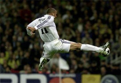 Espectacular control de la pelota por parte de Ronaldo en un partido con el Madrid.