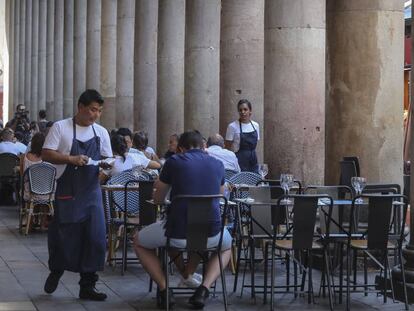 Mesas permitidas en los porches de la Boqueria