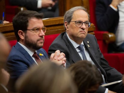 El vicepresidente, Pere Aragonès y el president Quim Torra en el pleno del Parlament.