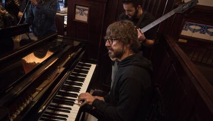 Santi Millán, al piano, en la presentación del Maria Canals de Música.