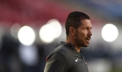 Simeone, en el estadio Da Luz