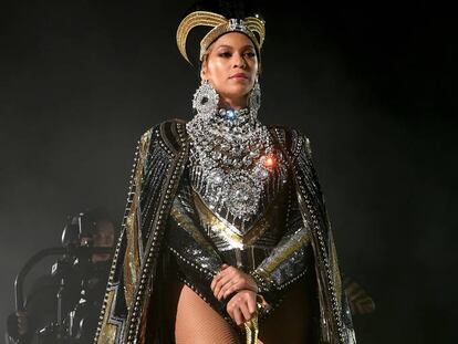 La cantante vestida de Balmain en el festival de Coachela.