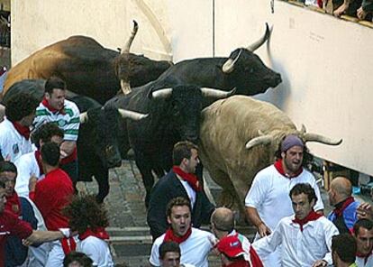 Los toros de Juan Pedro Domecq a su paso por Mercaderes.