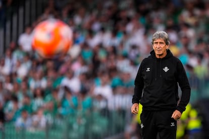Manuel Pellegrini, en el último partido de Liga ante el Valencia en el Villamarín.