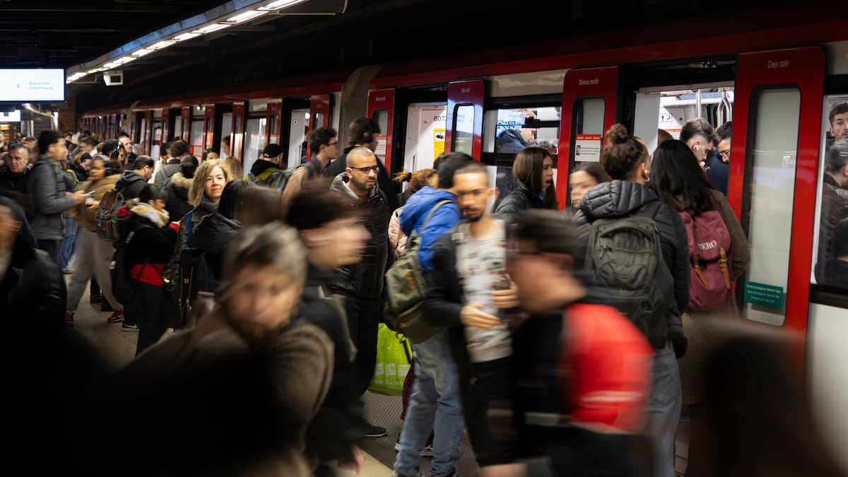 One stabbed and thirteen arrested after a fight between two groups in the Barcelona metro | News from Catalonia One stabbed and thirteen arrested after a fight between two groups in the Barcelona metro | News from Catalonia