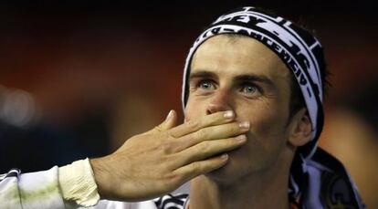 Gareth Bale celebra el triunfo tras ganar la Copa del Rey.