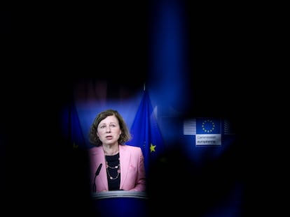 La Comisaria de Valores y Transparencia, Vera Jourova, este lunes en Bruselas.