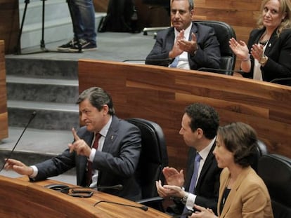 El socialista Javier Fernández, reelegido hoy presidente del Gobierno asturiano.