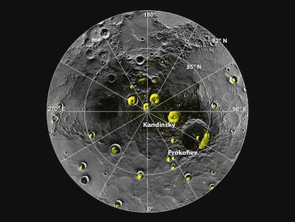 Mosaico de imágenes que muestra el polo norte de Mercurio y sus cráteres.