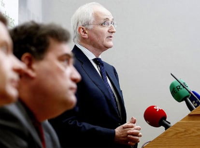 John Gormley, durante la rueda de prensa.