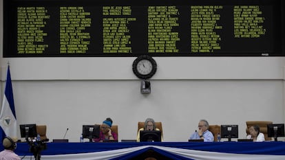 A Mesa Diretora do Parlamento da Nicarágua, nesta terça-feira, em Manágua.