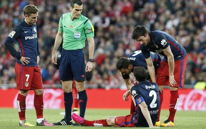 Godín, tras lesionarse en San Mamés.