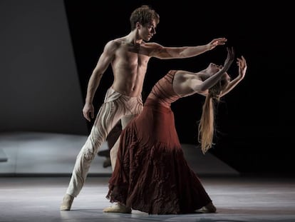 Una escena de 'Dafnis y Cloé' de Jean Christophe Maillot.