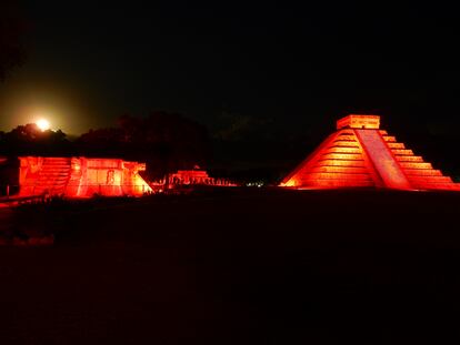 A nocturnal view of the pyramid of Kukulkán at Chichén Itzá.