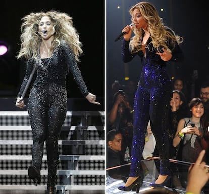 Macacão com purpurina. Olhos esfumaçados e o cabelo ondulado. As duas cantoras usavam o mesmo estilo, mas JLo vestiu o figurino durante sua turnê ‘Dance Again’, em Kuala Lumpur, em dezembro de 2012; enquanto Beyoncé usou o macacão um ano depois, em sua turnê ‘Mrs. Carter Show’, em dezembro de 2013.