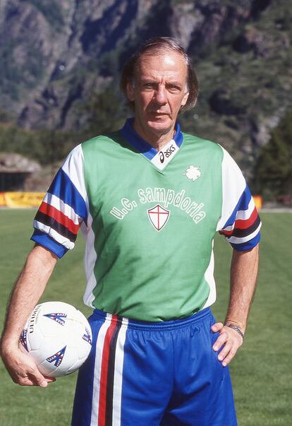 César Luis Menotti, en sus años como entrenador del club Unione Calcio Sampdoria, en Génova, Italia, en 1998. 