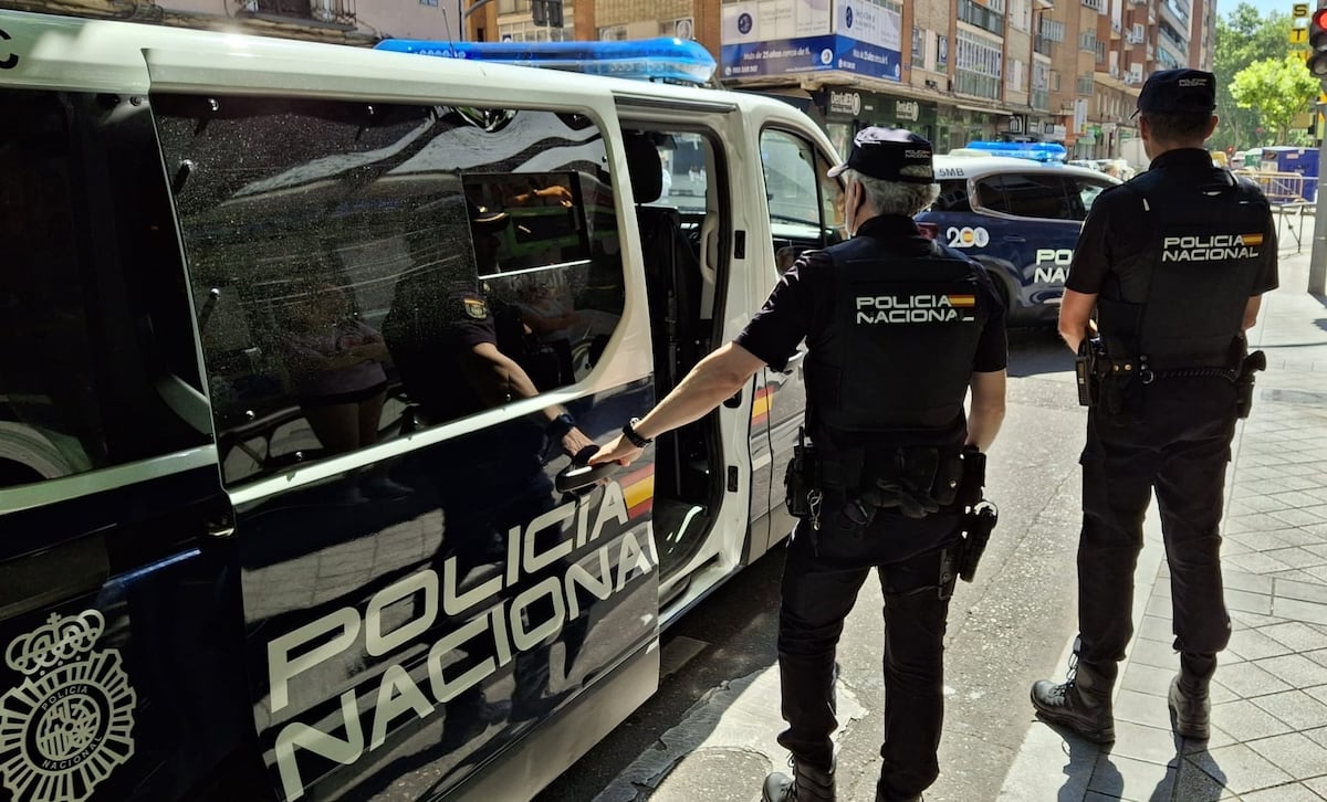 Dos detenidos en Vallecas tras una huída kamikaze en un coche robado con una niña de dos años a bordo