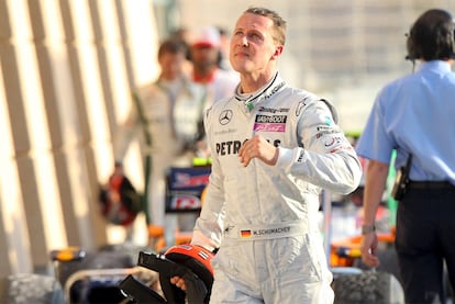 Michael Schumacher volvió a ponerse a los mandos de un fórmula uno. Su Mercedes fue el sexto bólido en cruzar la meta