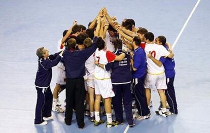 Los jugadores de la selección española celebran su pase a la final.