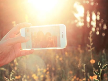Trucos para proteger el móvil del calor este verano