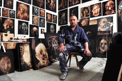 Miquel Barceló, en su estudio de París.