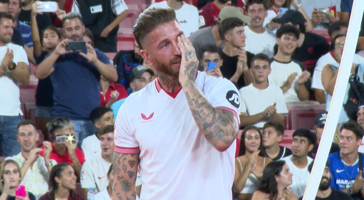 Este video es en vivo, mostrando a Sergio Ramos despidiéndose del Sevilla.