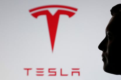 Logo de Tesla. REUTERS