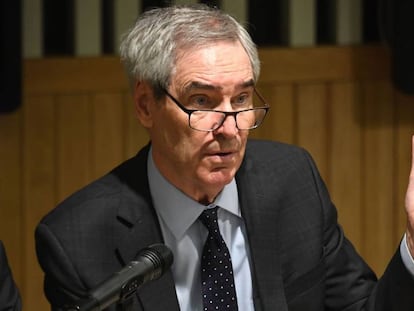 Michael Ignatieff anuncia en Budapest el traslado a Hungría de la Universidad Centroeuropea.