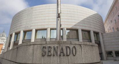 Fachada exterior del edificio del Senado, en Madrid.