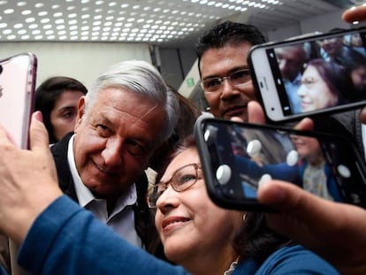 López Obrador, en el aeropuerto de Ciudad de México.
