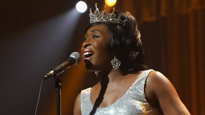 La actriz Cynthia Erivo como Aretha Franklin la noche de 1967 que la  coronaron Reina del soul.