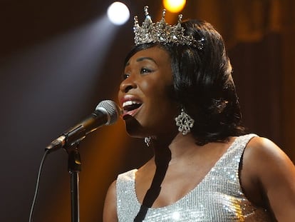 La actriz Cynthia Erivo como Aretha Franklin la noche de 1967 que la  coronaron Reina del soul.