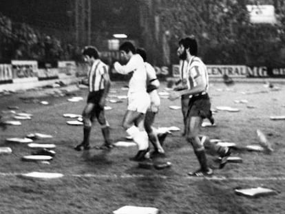 Almohadillas en El Molin&oacute;n en el Sporting-Madrid. 