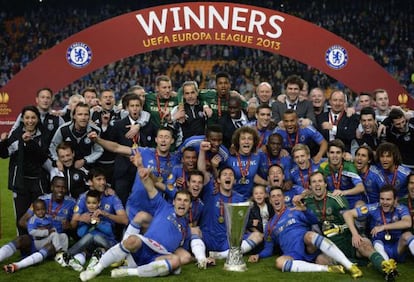 Los jugadores del Chelsea celebran el título