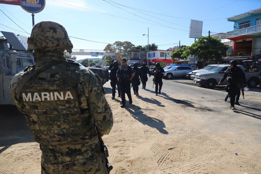 Un hombre es asesinado a tiros a plena luz del día en una playa ...