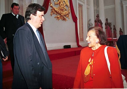 Marcelo Ebrad e Ifigenia Martnez en el Palacio de Minera, en Ciudad de Mxico, en 2003.