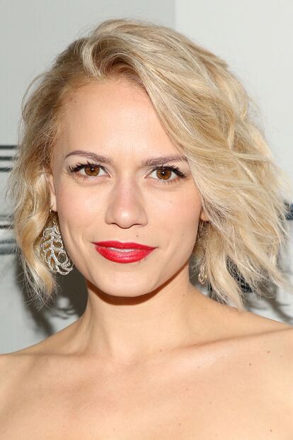 La polifacética Bethany Joy Lenz estrenaba el año cambiando su pelo. También ha apostado por aclararlo y darle a la tijera.