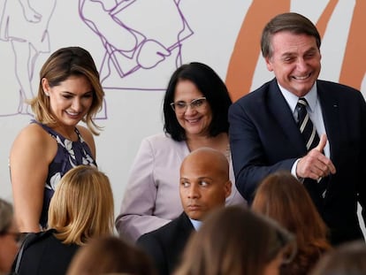 Michele Bolsonaro, Damares Alves e Jair Bolsonaro.