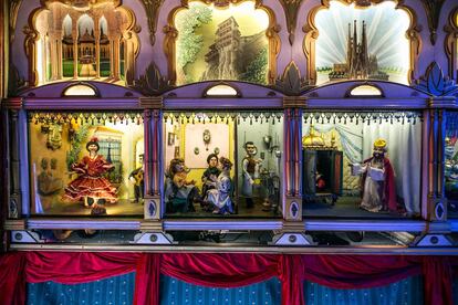 Vista de tres de los dioramas del Teatro de Autómatas de Madrid, construido en 1940 y ahora instalado en Matadero Madrid.